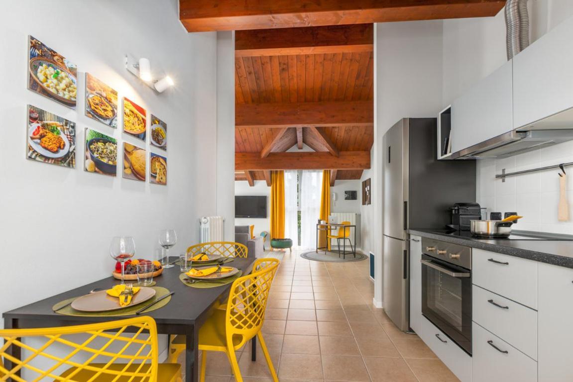 Casa Gialla 7A, New Apartment Milano&Como Bregnano Bagian luar foto