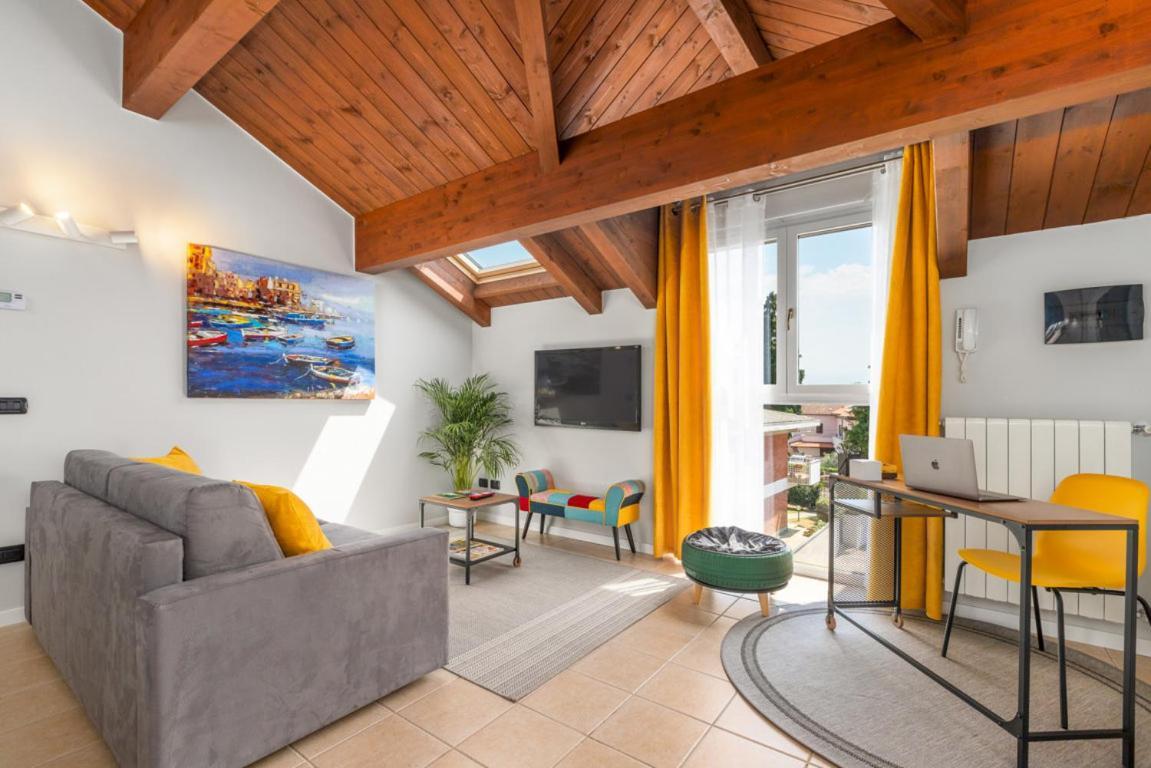Casa Gialla 7A, New Apartment Milano&Como Bregnano Bagian luar foto
